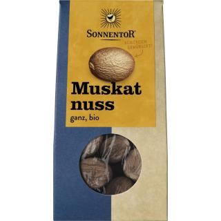 Muskatnüsse -ganz-